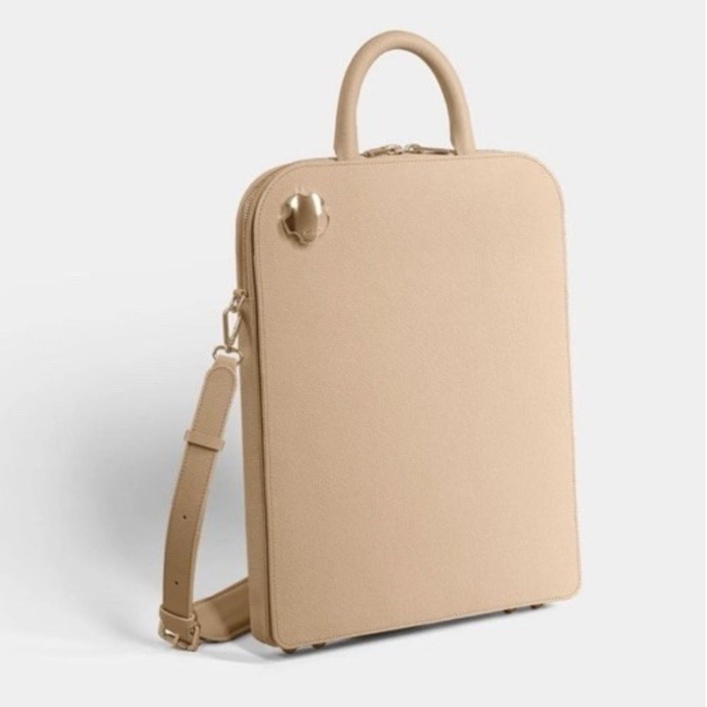 FABRICK918  5L Sleeve Leather Unisex Slim Laptop Bag In Dune Ret. $345 Grad Gift
